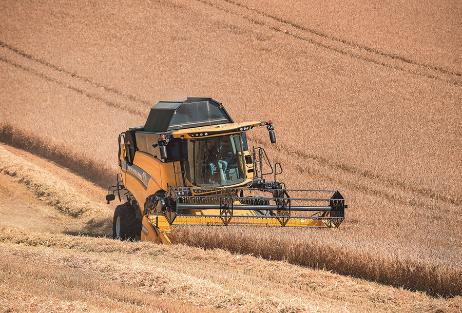  Флагманские комбайны New Holland стали еще более производительными с новой системой «Эверест», которая получила награду «Машина года» на международной выставке SIMA 2017 